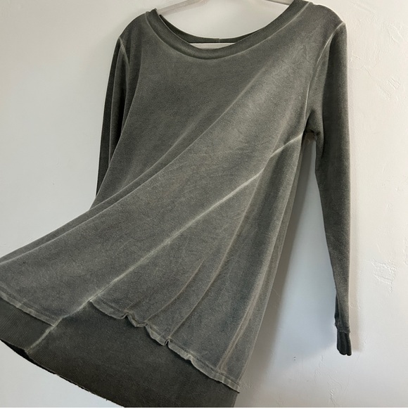 Asymmetrical Tunic - Picture 4 of 11